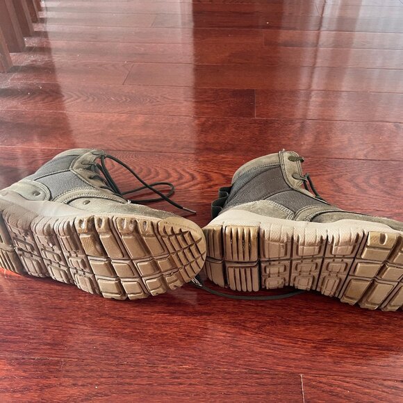 Nike Boots in Green [9.5] - Picture 4 of 4